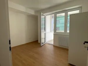 Pronájem bytu 3+kk, Praha - Vysočany, Novovysočanská, 73 m2