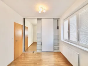Pronájem bytu 2+kk, Praha - Nusle, Kloboučnická, 50 m2