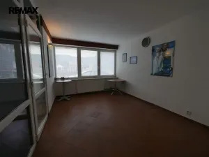 Pronájem kanceláře, Lety, Pražská, 16 m2