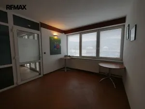 Pronájem kanceláře, Lety, Pražská, 16 m2