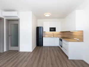 Pronájem bytu 2+kk, Praha - Černý Most, Arnošta Valenty, 49 m2