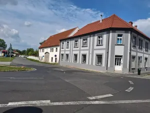 Pronájem obchodního prostoru, Žatec, U Oharky, 98 m2