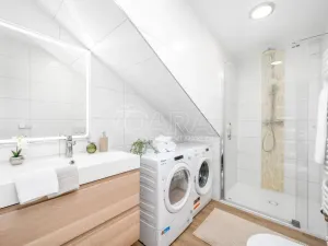 Pronájem bytu 1+kk, Praha - Hlubočepy, Pod Žvahovem, 47 m2