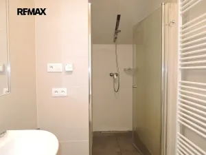 Pronájem bytu 2+kk, Praha - Smíchov, U Malvazinky, 38 m2
