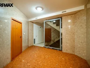 Prodej bytu 2+kk, Praha - Smíchov, Pod Hybšmankou, 53 m2