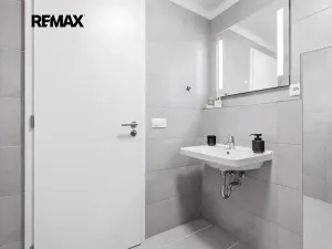 Prodej bytu 2+kk, Praha - Vysočany, Strnadových, 50 m2