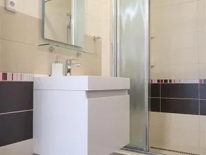 Pronájem bytu 1+kk, Praha - Karlín, Sokolovská, 37 m2