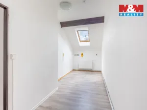 Pronájem bytu 3+kk, Nový Bor, Tržní náměstí, 92 m2