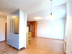 Pronájem bytu 3+1, Praha - Kobylisy, Pohnertova, 70 m2