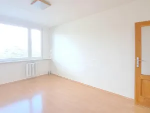 Pronájem bytu 3+1, Praha - Kobylisy, Pohnertova, 70 m2