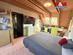 Prodej rodinného domu, Knovíz, 214 m2