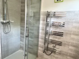 Prodej rodinného domu, Knovíz, 214 m2