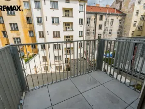 Pronájem bytu 1+kk, Praha - Vršovice, Krymská, 26 m2