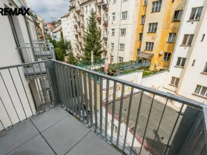 Pronájem bytu 1+kk, Praha - Vršovice, Krymská, 26 m2