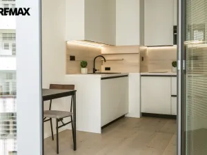 Pronájem bytu 1+kk, Praha - Vršovice, Krymská, 26 m2