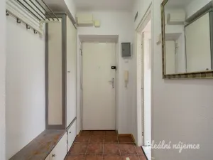 Pronájem bytu 2+1, Praha, Konopišťská, 54 m2