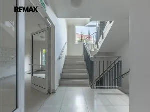 Prodej bytu 2+kk, Praha - Modřany, K Vystrkovu, 62 m2