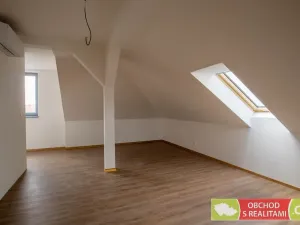 Pronájem kanceláře, Říčany, 17. listopadu, 61 m2