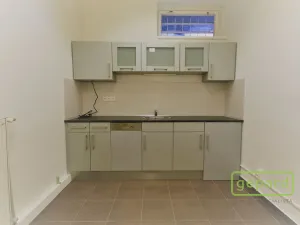 Pronájem obchodního prostoru, Praha - Černý Most, Kpt. Stránského, 22 m2