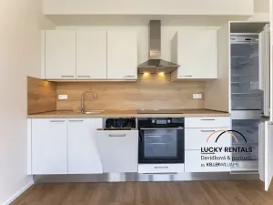 Pronájem bytu 2+kk, Praha - Vysočany, Pod Harfou, 44 m2
