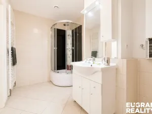 Prodej ubytování, Šluknov, nám. Míru, 330 m2