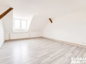 Prodej ubytování, Šluknov, nám. Míru, 330 m2