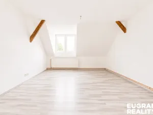 Prodej ubytování, Šluknov, nám. Míru, 330 m2