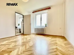 Pronájem bytu 2+1, Pardubice, Družstevní, 51 m2