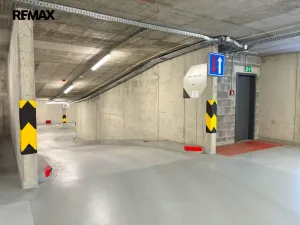 Prodej garážového stání, Praha - Záběhlice, Choceradská, 15 m2