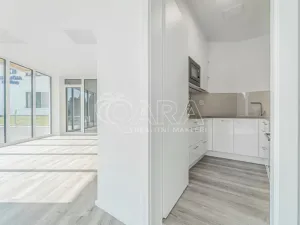 Pronájem kanceláře, Praha - Stodůlky, Za Lužinami, 96 m2