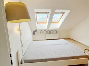 Pronájem bytu 4+kk, Praha, Pod Kavalírkou, 100 m2