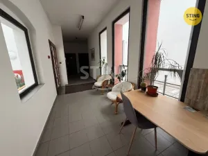 Pronájem kanceláře, Frýdek-Místek, Zámecké nám., 24 m2
