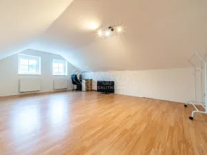 Pronájem rodinného domu, Dolní Bezděkov, 180 m2