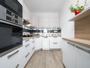 Prodej bytu 3+kk, Praha - Petrovice, Rezlerova, 63 m2