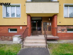Prodej bytu 1+1, Ostrov, Kollárova, 36 m2