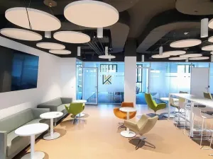 Pronájem kanceláře, Praha - Karlín, Sokolovská, 337 m2