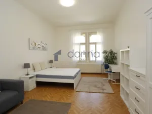 Pronájem bytu 2+1, Praha, Muchova, 75 m2