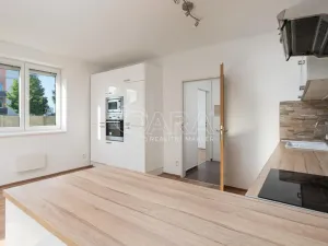 Pronájem bytu 2+kk, Jesenice, Na Okruhu, 50 m2