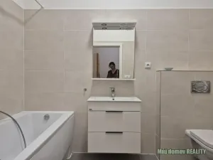 Pronájem bytu 2+kk, Praha - Kbely, Luštěnická, 48 m2