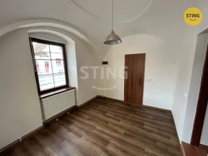 Pronájem bytu 2+kk, Sezemice, Tyršovo náměstí, 43 m2