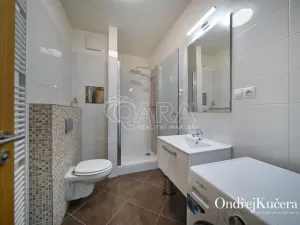 Prodej bytu 1+kk, Praha - Horní Měcholupy, Modenská, 70 m2