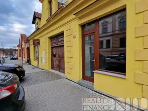 Pronájem obchodního prostoru, Dobřany, Školní, 79 m2