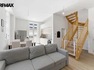 Prodej bytu 4+kk, Stěžery, Zámecká, 110 m2