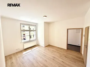 Pronájem bytu 2+kk, Praha - Vyšehrad, Neklanova, 57 m2