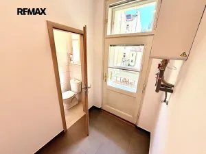 Pronájem bytu 2+kk, Praha - Vyšehrad, Neklanova, 57 m2