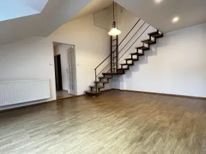 Pronájem bytu 1+kk, Praha - Žižkov, Vlkova, 41 m2