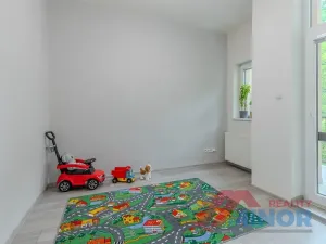 Prodej bytu 3+1, Slaný, Ouvalova, 98 m2