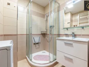 Prodej bytu 3+1, Ostrov, Borecká, 72 m2