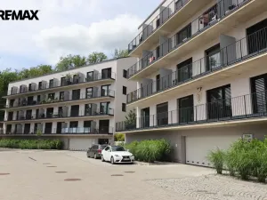 Pronájem bytu 1+kk, Praha - Hlubočepy, Na Zlíchově, 26 m2