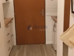 Pronájem bytu 1+kk, Praha, Sokolovská, 30 m2